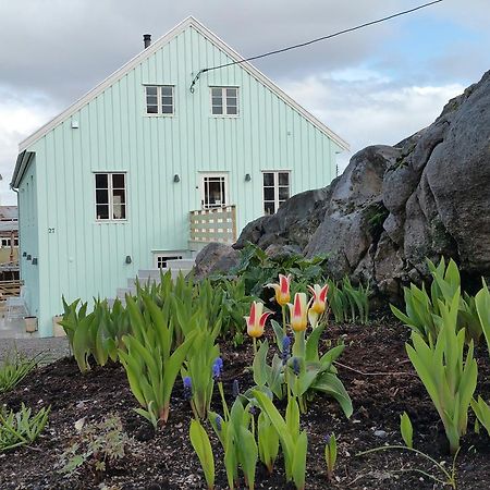 Bed and Breakfast Lysvoldbrygga Henningsvær Exterior foto